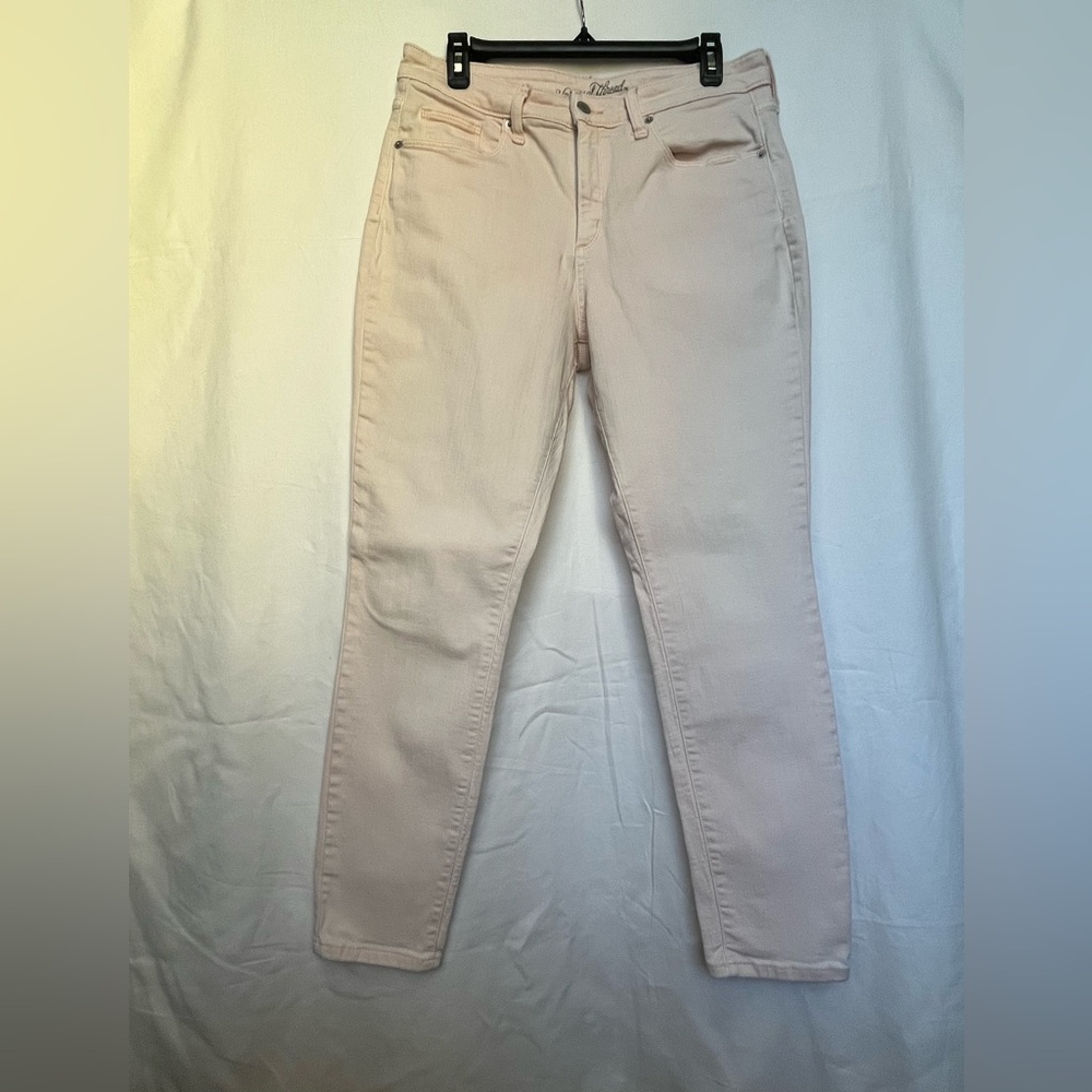 Universal Thread Pale Pink Jeans size 12/31R
EUC - Picture 1 of 15